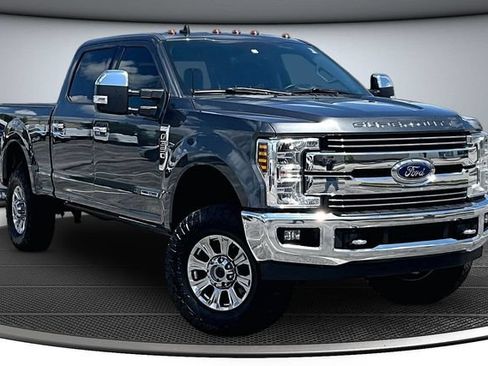 Used 2019 Ford F350 Lariat w/ Chrome Package AWD/4WD image 3