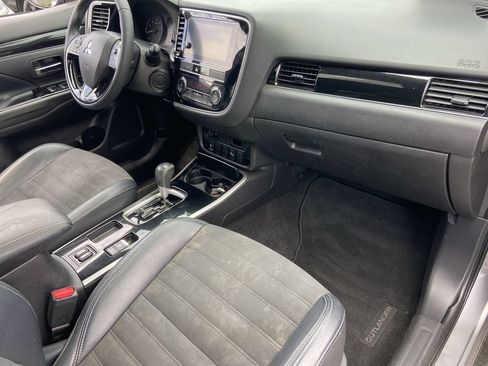 Used 2019 Mitsubishi Outlander LE FWD image 25