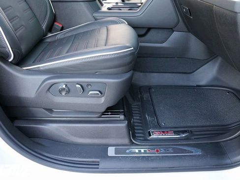 Used 2026 GMC Sierra 2500 AT4X image 47