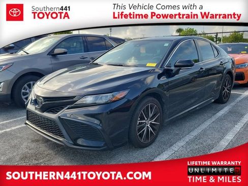 Used 2023 Toyota Camry SE w/ Convenience Package FWD image 1
