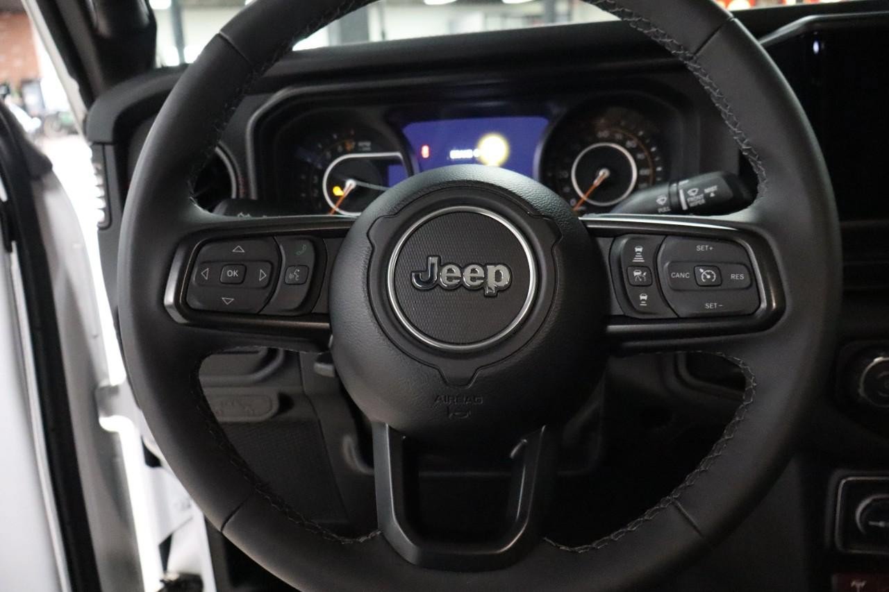 Used 2026 Jeep Gladiator Rubicon AWD/4WD image 14