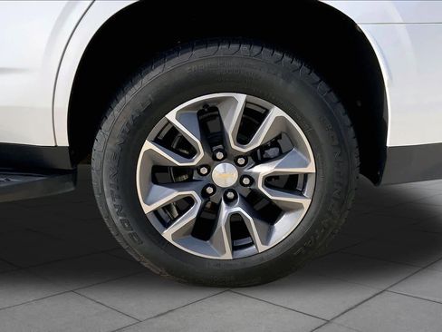 Used 2021 Chevrolet Tahoe LT w/ LT Signature Package AWD/4WD image 11