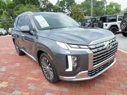 Used 2024 Hyundai Palisade Calligraphy FWD image 3