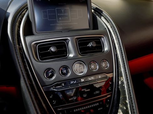 Used 2019 Aston Martin DB11 Volante image 47