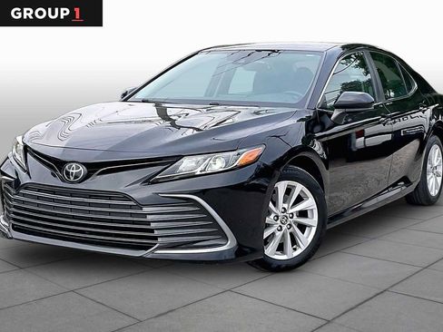 Used 2022 Toyota Camry LE FWD image 1