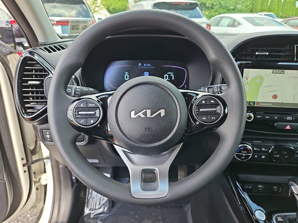 Used 2023 Kia Soul S FWD image 21