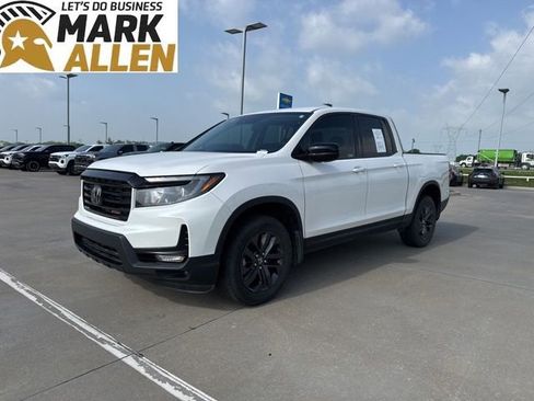 Used 2023 Honda Ridgeline Sport image 2