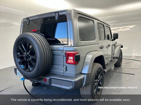 Used 2022 Jeep Wrangler Unlimited Sahara w/ Cold Weather Group image 6