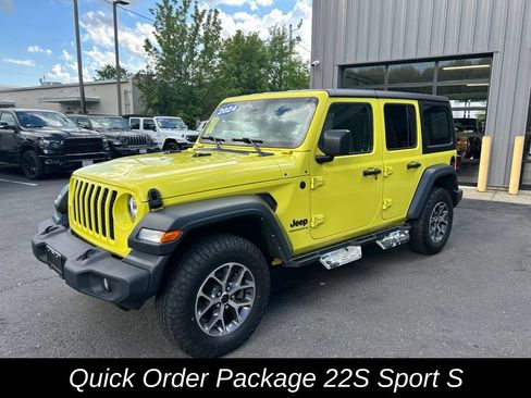 Used 2024 Jeep Wrangler Unlimited Sport AWD/4WD image 9