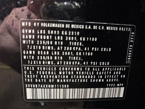 Used 2022 Volkswagen Tiguan SE R-Line image 12