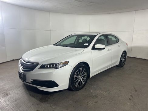 Used 2017 Acura TLX image 3