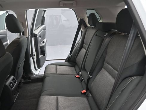 Used 2024 Nissan Rogue SV FWD image 17