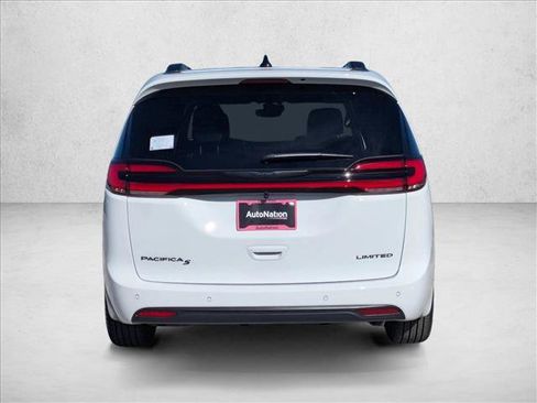 New 2026 Chrysler Pacifica Limited image 8