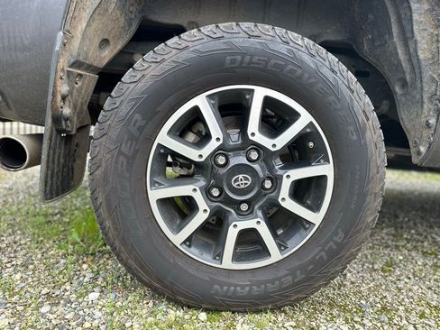 Used 2020 Toyota Tundra Limited w/ Limited Premium Package image 6