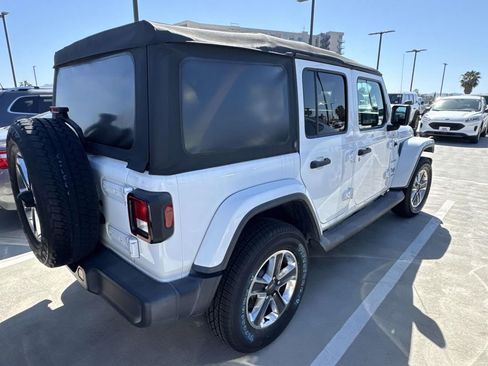 Used 2018 Jeep Wrangler Unlimited Sahara image 11