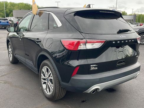 Certified 2022 Ford Escape SEL AWD/4WD image 3