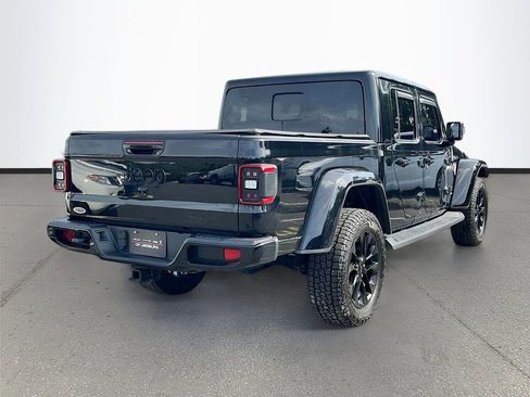 Used 2021 Jeep Gladiator Overland AWD/4WD image 7