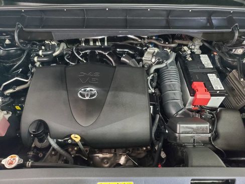 Used 2022 Toyota Highlander Limited image 4