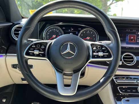 Used 2019 Mercedes-Benz E 300 image 18