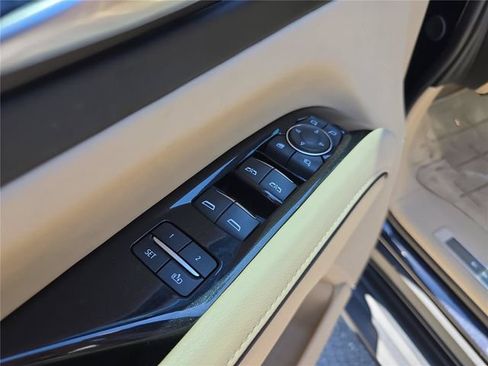 Used 2023 Cadillac Escalade Premium Luxury w/ Performance Package AWD/4WD image 20