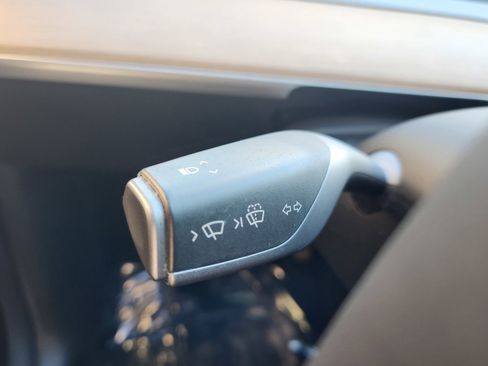 Used 2024 Tesla Model Y Long Range image 39