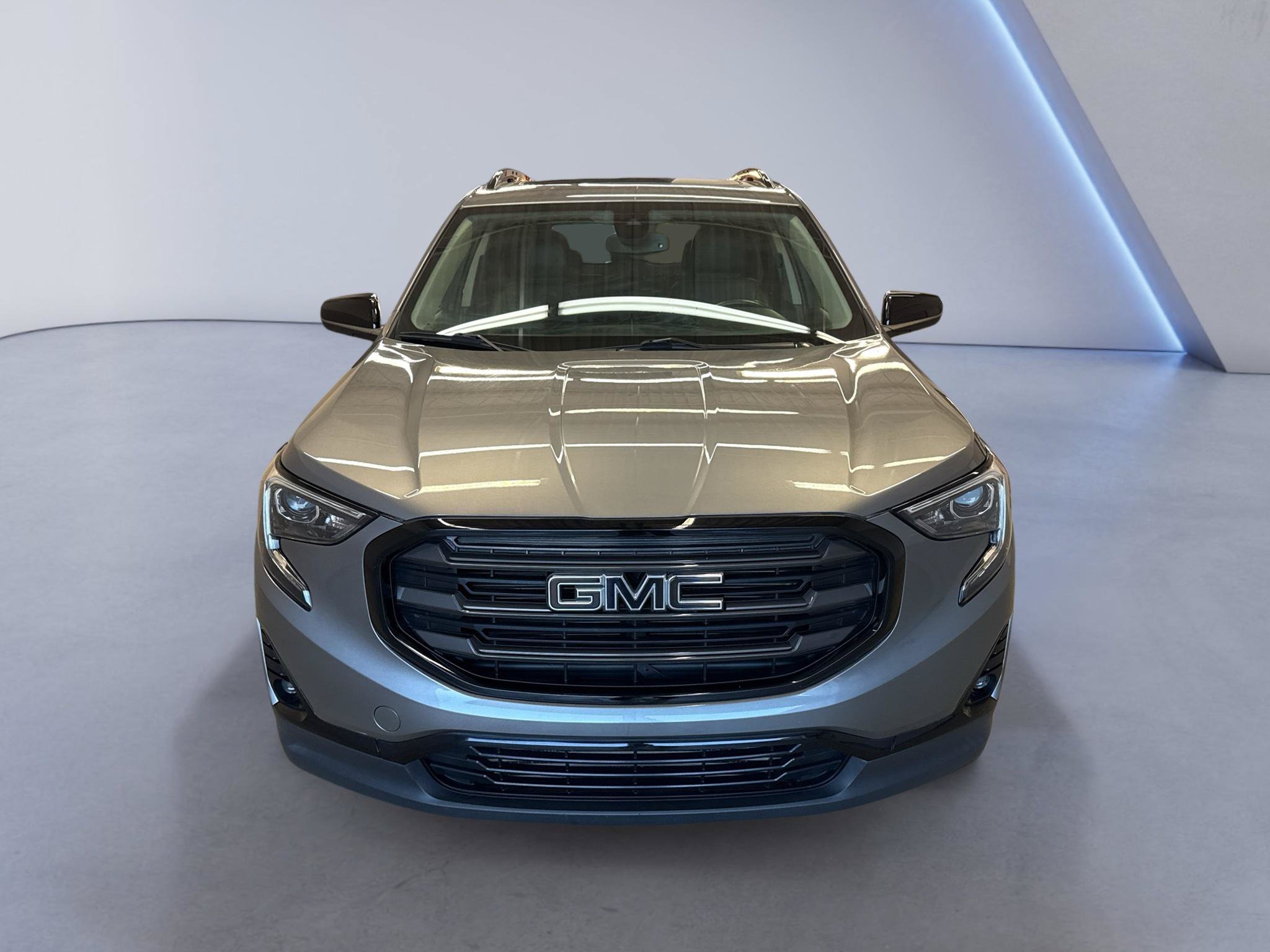 Used 2020 GMC Terrain SLT w/ Preferred Package AWD/4WD image 2