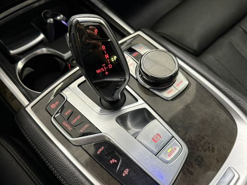 Used 2018 BMW 740e xDrive image 28