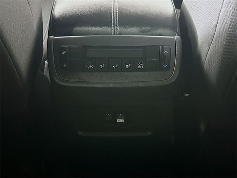 Used 2022 Nissan Pathfinder SV w/ SV Premium Package image 22