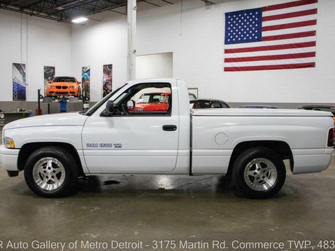 Used 1998 Dodge Ram 1500 Truck 2WD Regular Cab image 3