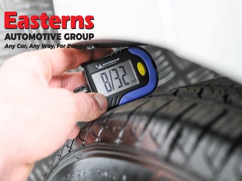 Used 2022 Toyota Prius LE image 23