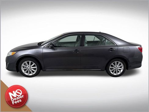 Used 2014 Toyota Camry XLE image 7