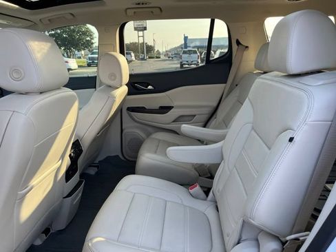 Used 2023 GMC Acadia Denali w/ Denali Ultimate Package FWD image 13