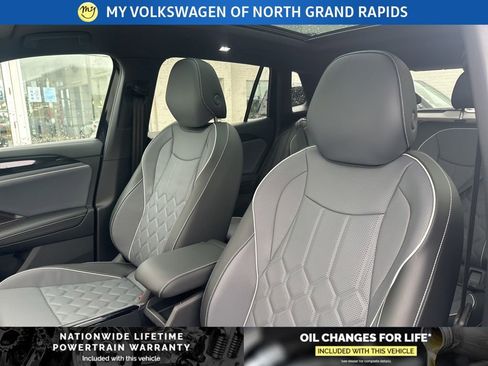 New 2026 Volkswagen Tiguan SEL R-Line image 11