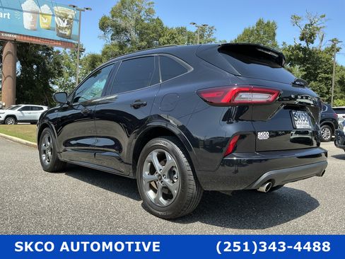 Used 2023 Ford Escape ST-Line FWD image 3