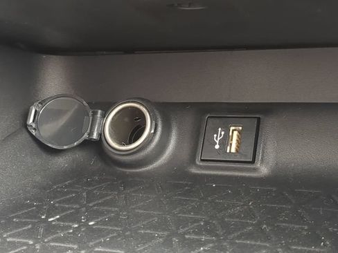 Used 2023 Toyota RAV4 XLE w/ Convenience Package FWD image 27