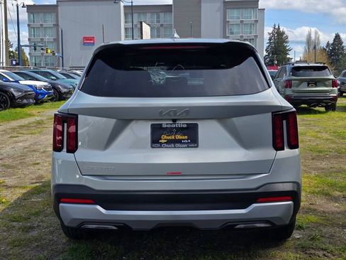 New 2026 Kia Sorento LX FWD image 4