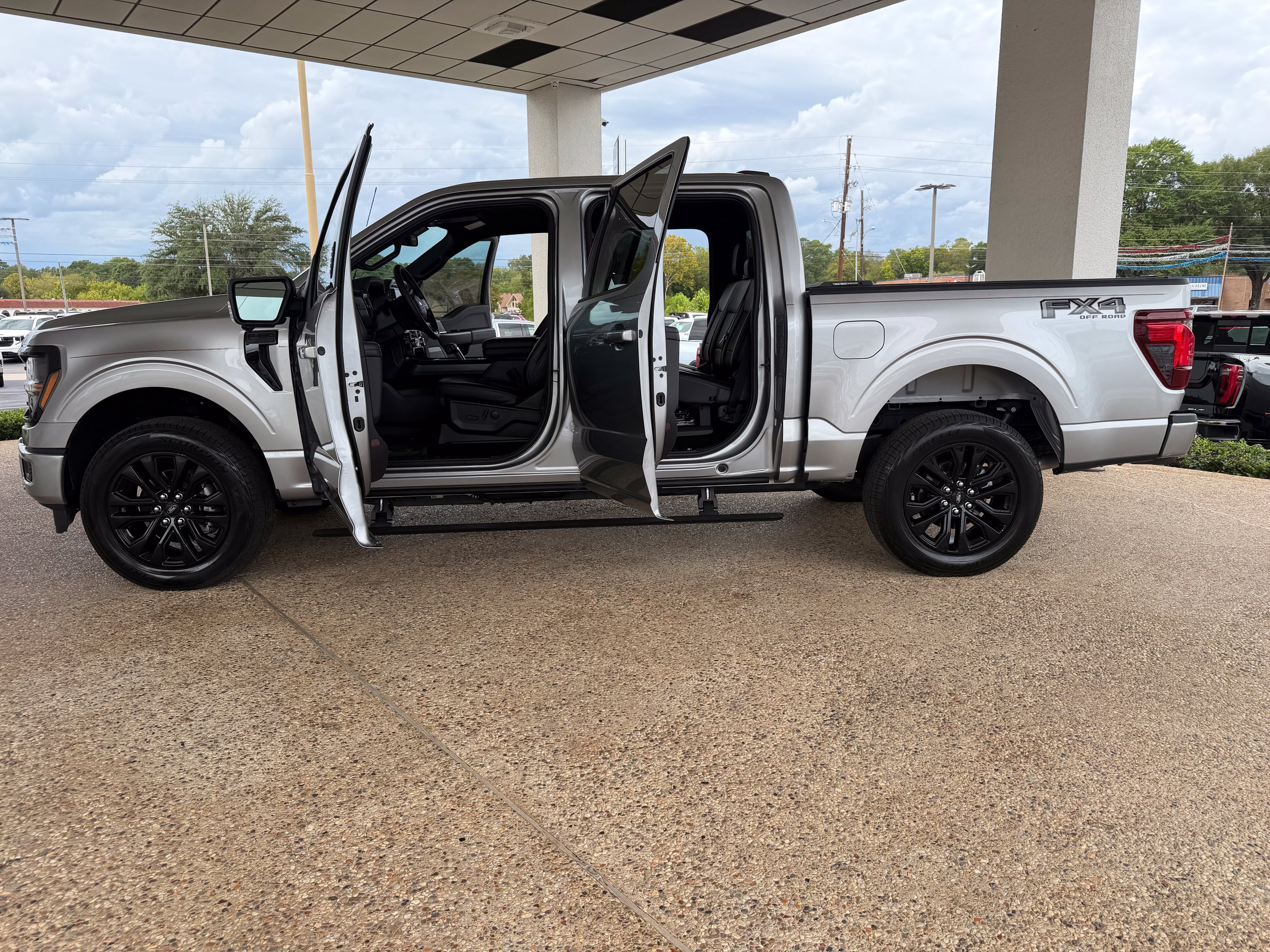 Used 2024 Ford F150 XLT w/ Equipment Group 303A High AWD/4WD image 7