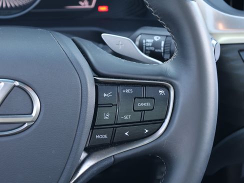 Used 2020 Lexus ES 300h w/ Premium Package FWD image 21