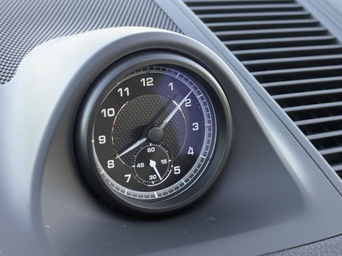 New 2026 Porsche Macan image 21