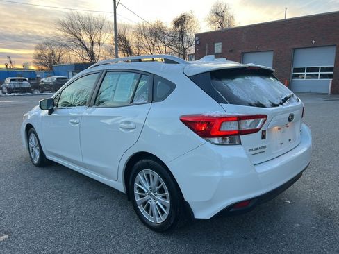 Used 2017 Subaru Impreza 2.0i Premium image 3