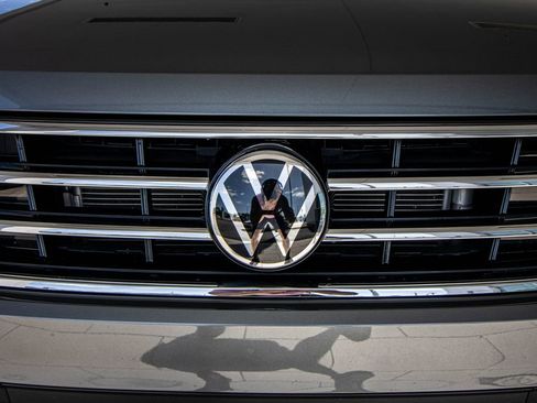 Used 2023 Volkswagen Tiguan S image 8