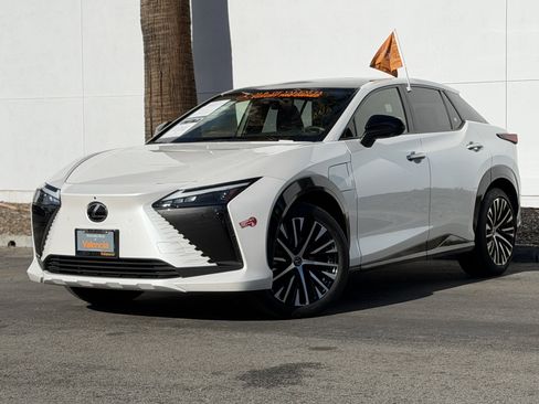 Used 2023 Lexus RZ 450e Premium image 2
