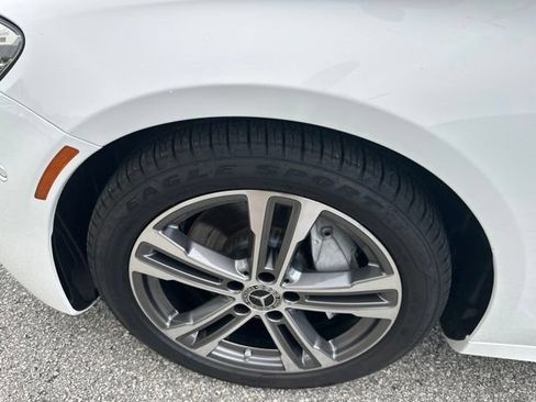 Used 2023 Mercedes-Benz E 350 4MATIC Sedan image 12