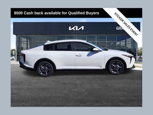 New 2026 Kia K4 FWD image 1