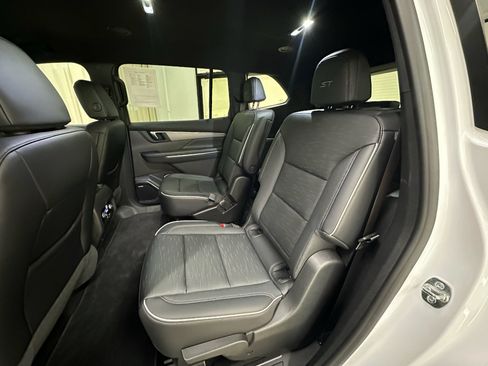 Used 2026 Buick Enclave Sport Touring AWD/4WD image 21