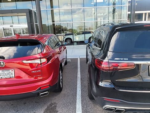 Used 2025 Mercedes-Benz GLS 63 AMG 4MATIC image 11