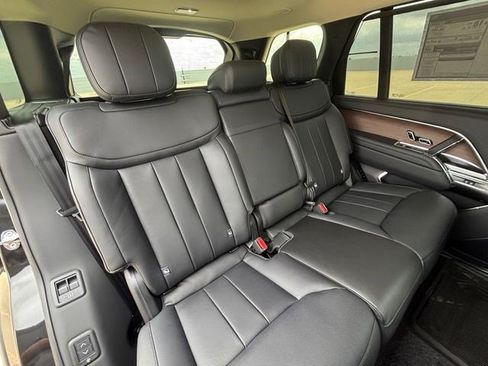 New 2026 Land Rover Range Rover Long Wheelbase SE AWD/4WD image 17