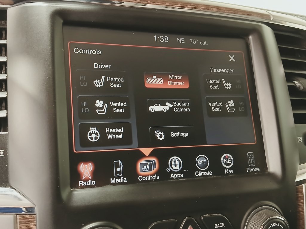 Used 2016 RAM 1500 Laramie w/ Convenience Group AWD/4WD image 24