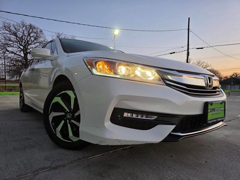 Used 2016 Honda Accord EX image 64