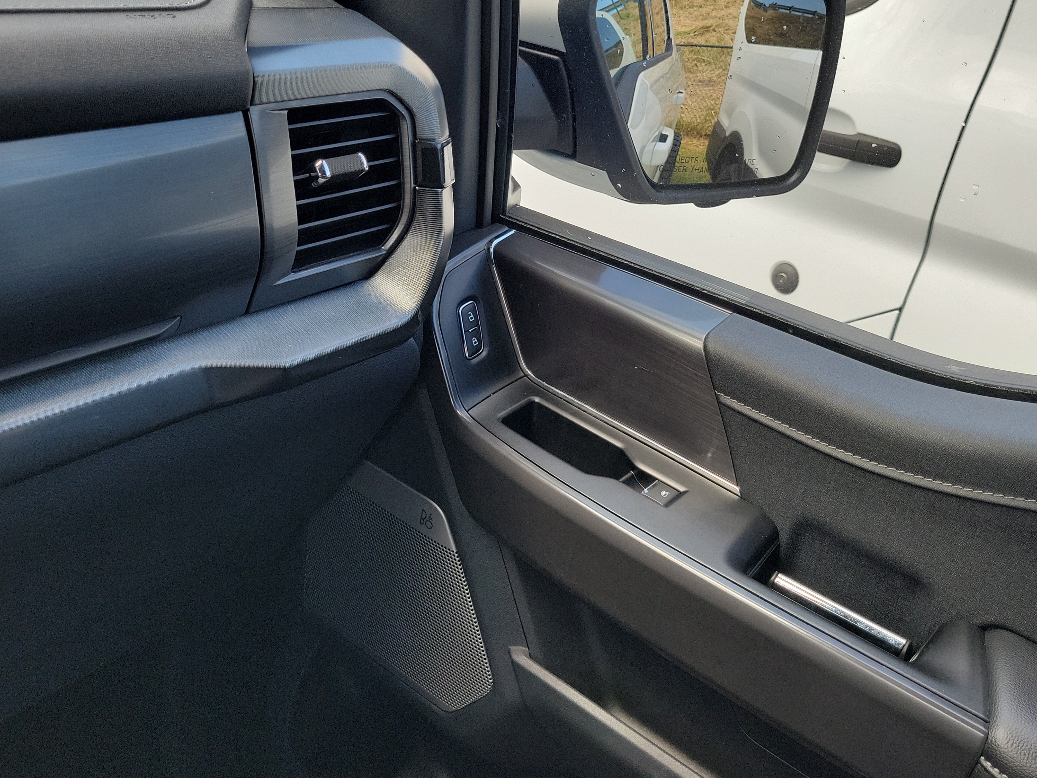 Used 2024 Ford F150 Lariat AWD/4WD image 28